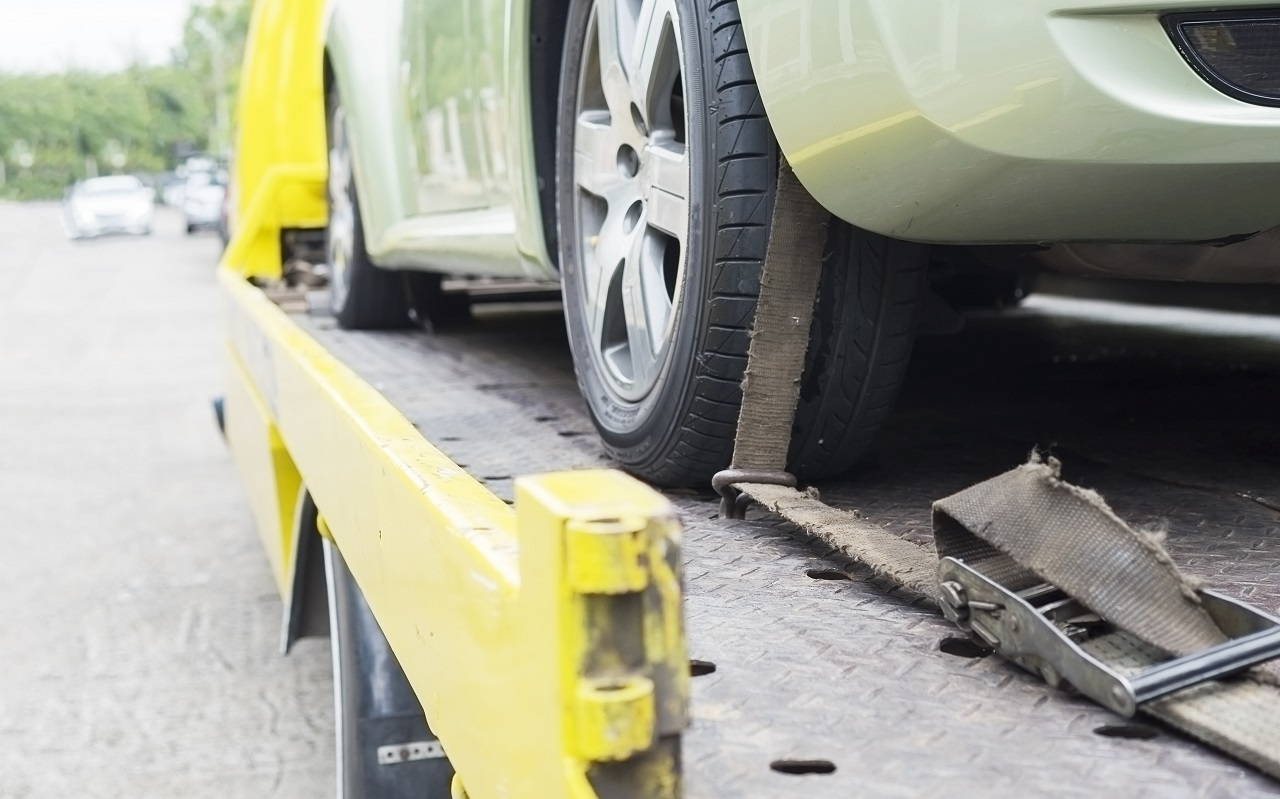 4 Ways to Save Money on Your Towing Bill